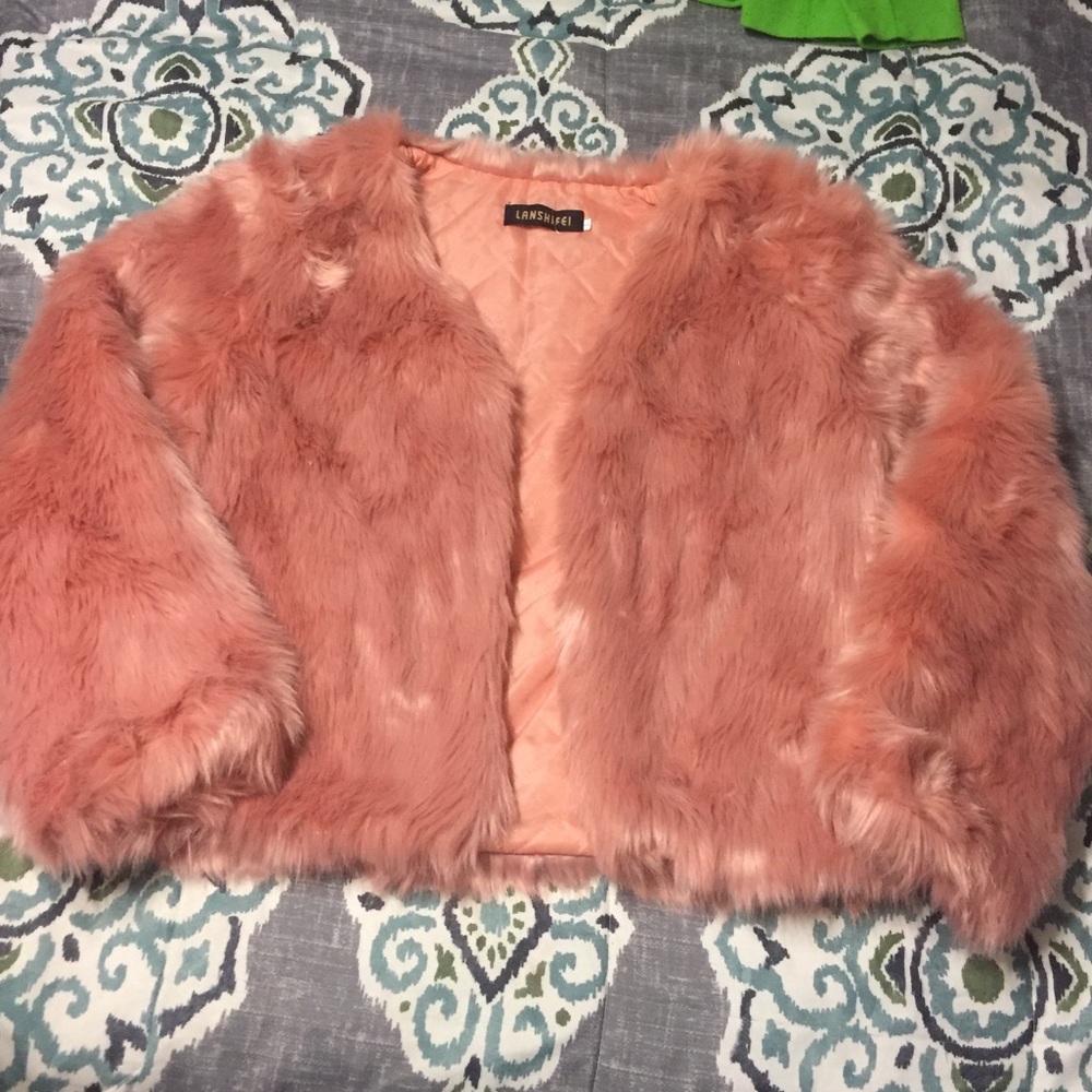 Fur coat 💖 - Picture 4 of 7